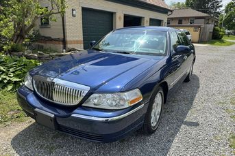 2007 Lincoln Town Car Signature With 13k Miles