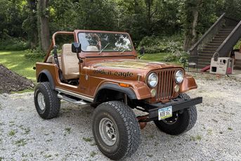 Customized 1983 Jeep CJ7 4x4 With a Chevy 350 V8
