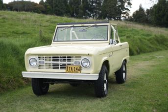 Colombian Export: 1966 Ford Bronco U13 4x4