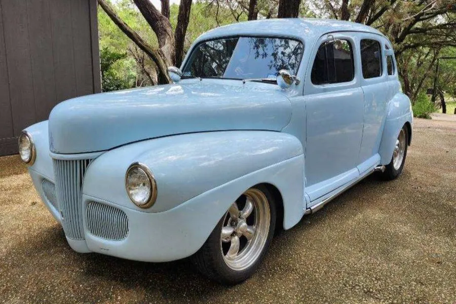 1941 Ford Deluxe