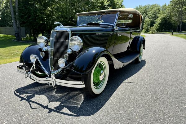 Prewar Elegance: Restored 1934 Ford Deluxe Phaeton