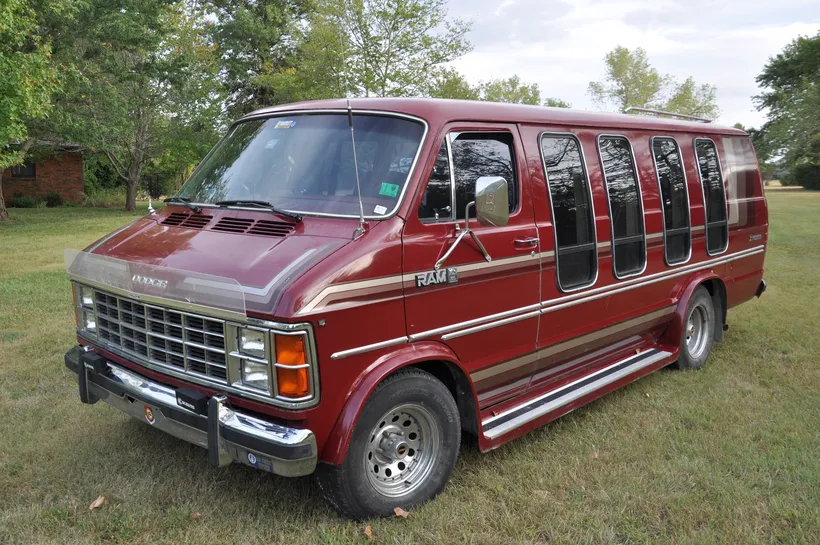 1985 Dodge Ram Van B250
