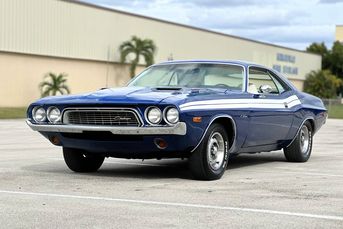 Restored 1972 Dodge Challenger Rallye With a 340 V8 and a Four-Speed