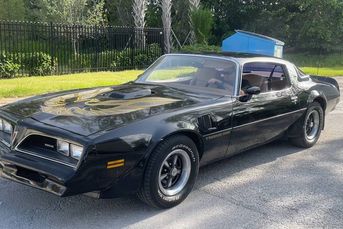 1978 Pontiac Firebird * upgraded sound system, garage kept