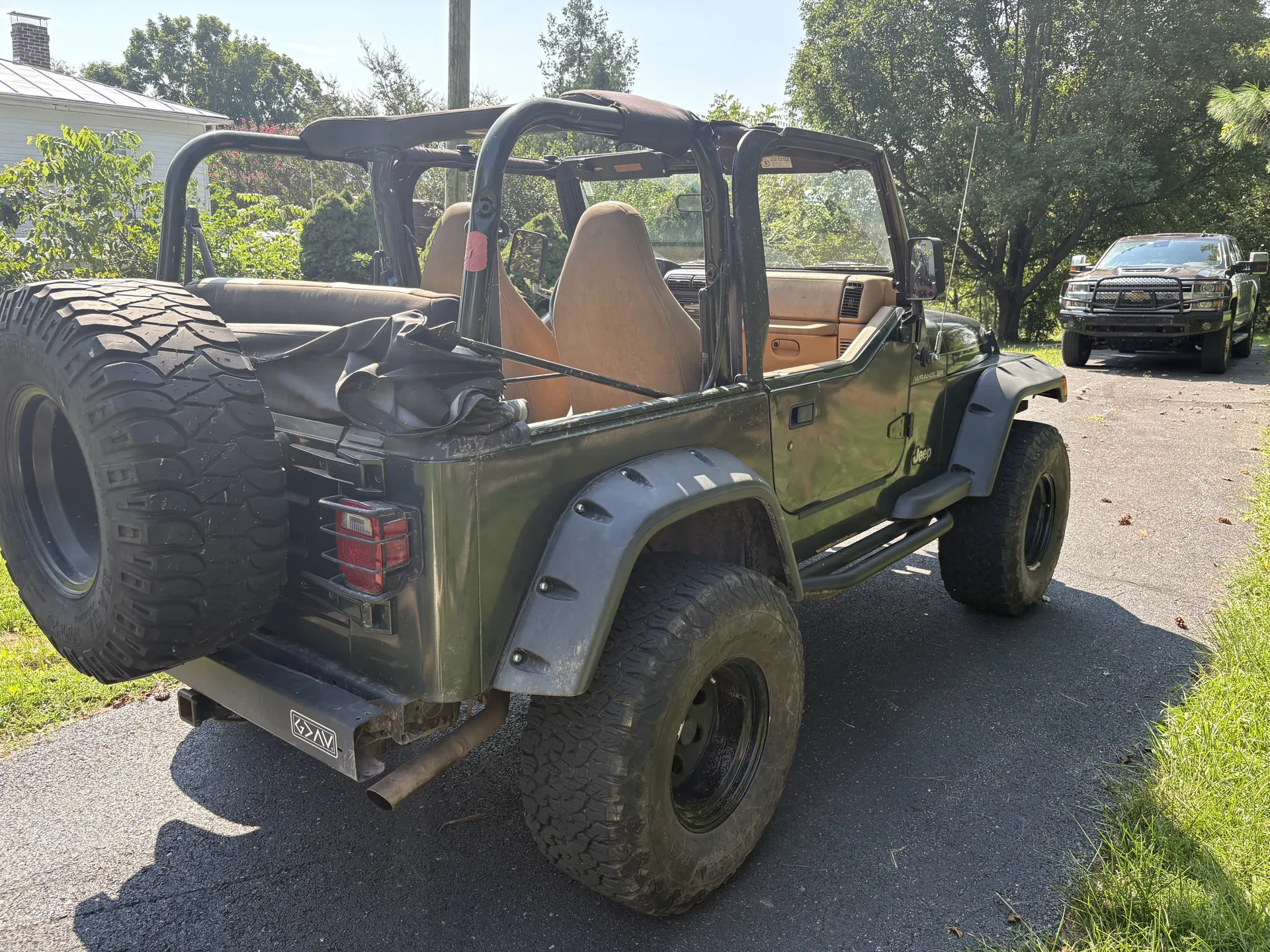 1997 Jeep Wrangler マニュアル 1997 Jeep Wrangler SE 4x4 – Manual Transmission, Soft Top & Dual