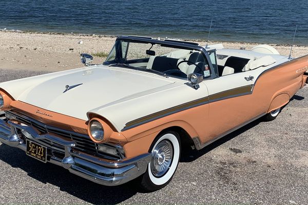 1957 Ford Fairlane 500