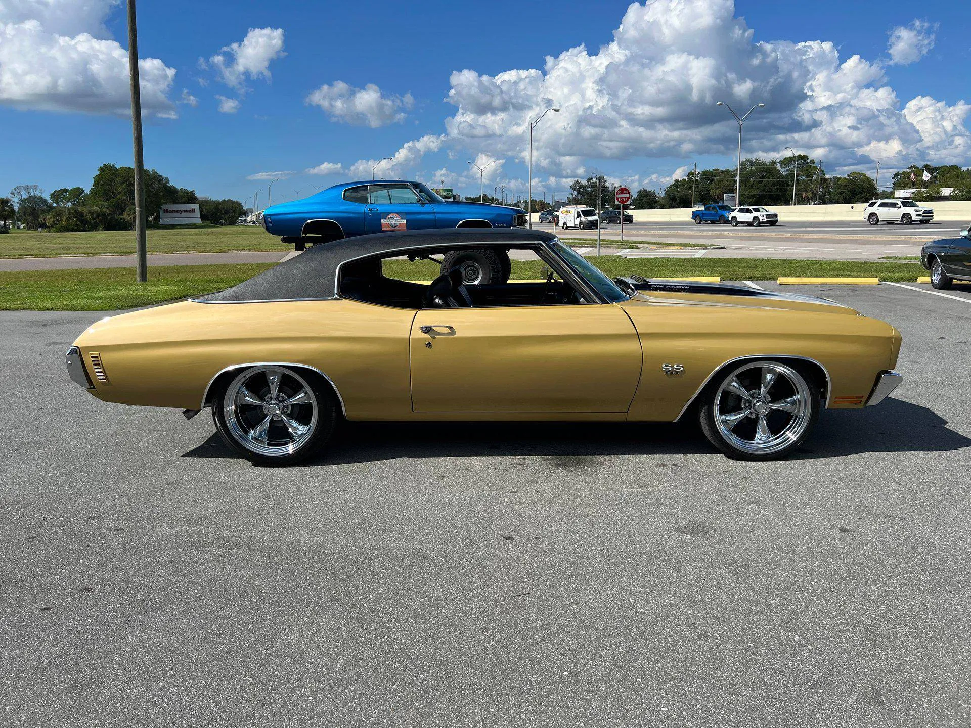 1970 Chevrolet Chevelle SS 396 Big Block 4 Speed Champagne Gold