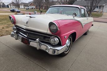1955 Ford Fairlane Crown Victoria With a 292 V8 and a Four-Speed