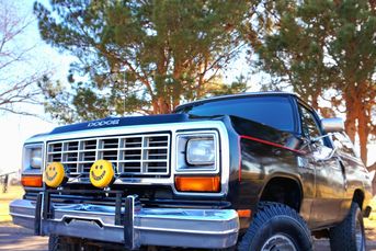 1983 Dodge Ram Charger * 5.2L 318ci V8 Featuring Edelbrock Carburetor