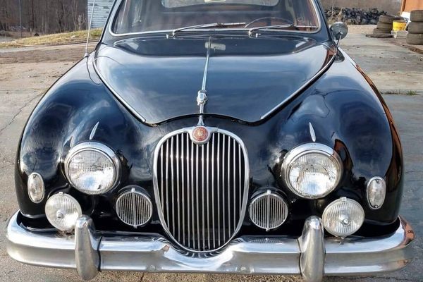 1959 Jaguar MK II 5-speed manual