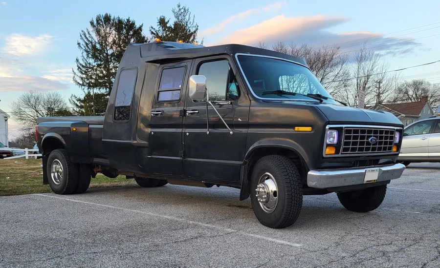 1984 Ford Econoline E-350