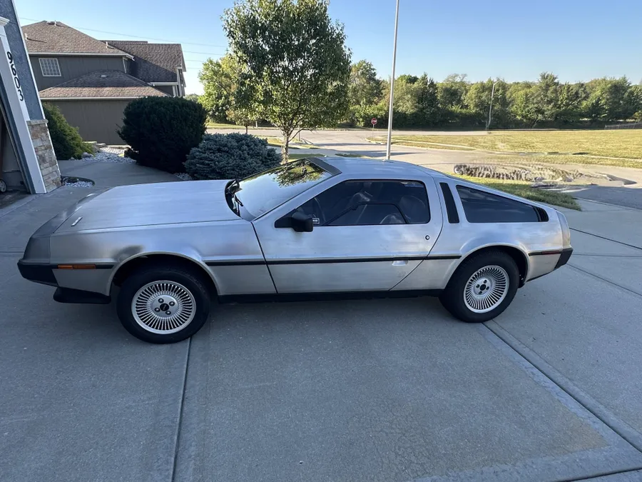 1983 DeLorean DMC-12