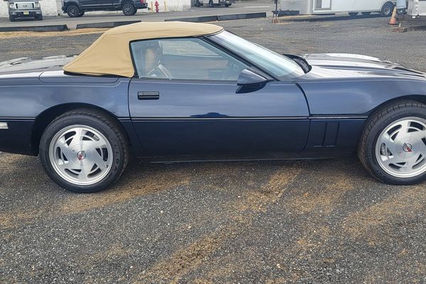 1989 Chevrolet Corvette Convertible- low mileage 20k 