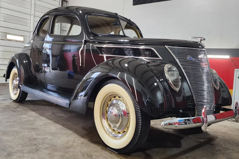 1937 Ford Model 78 V8