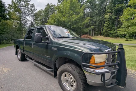 2001 Ford F250 XLT Super Duty 4x4 Pickup With a 7.3-Liter PowerStroke Diesel