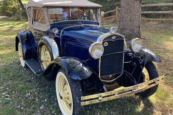 1931 Deluxe Ford Model A Roadster