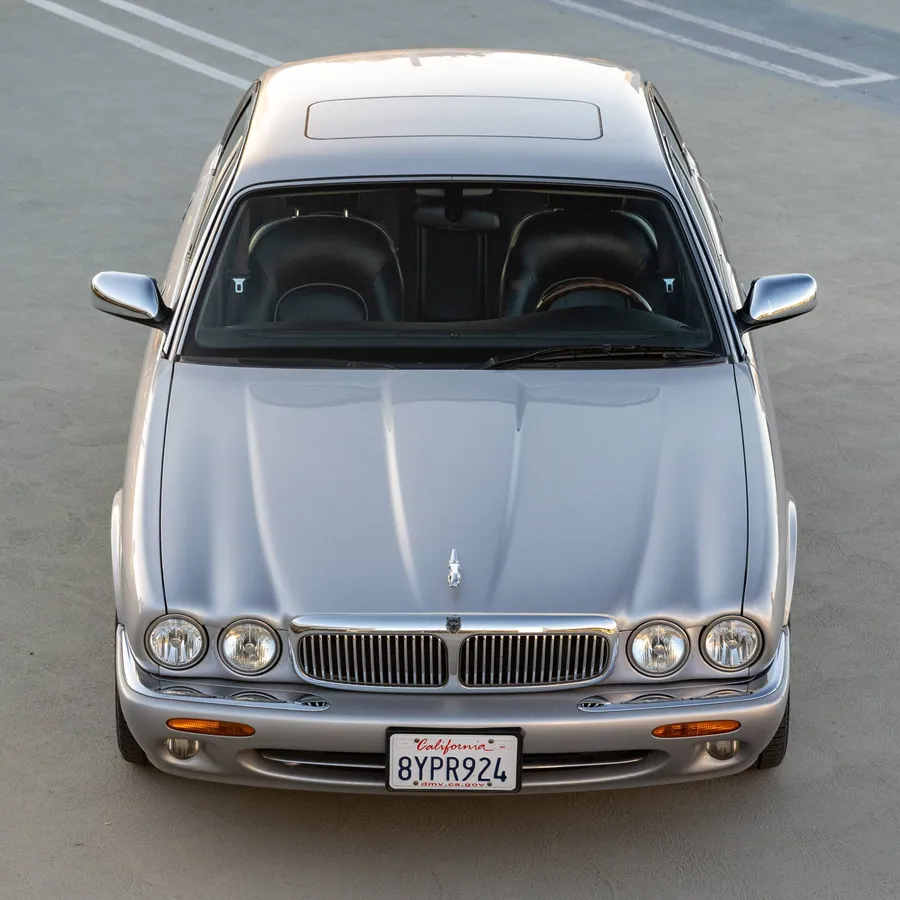 Late-Production 2003 Jaguar Super V8 Vanden Plas - Hemmings.com