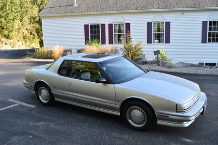 SOLIDO Oldsmobile Toronado Tourisme métal doré, Ref : 15 - Boisgirard Antonini