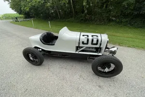 1930 Oakland All ModelsRace Car 27920308 White Black leather 303-cu.in. L-head V8