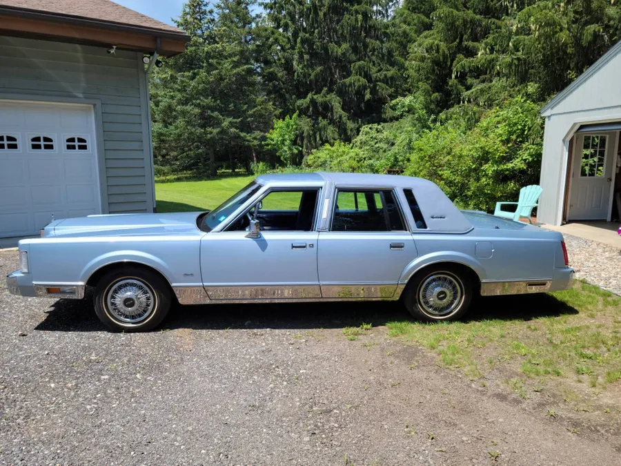 1986 Lincoln Town Car