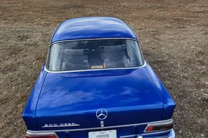 1968 Mercedes-Benz 200dSedan 11011010367757 Dodge Viper GTS Blue (metal flake) Dark blue, Black, Grey 2.0L Diesel