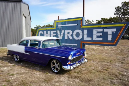 AMERICAN MUSCLE 1/18 Chevrolet Bel Air Hard Top 1955 – Hemmings, Précommande