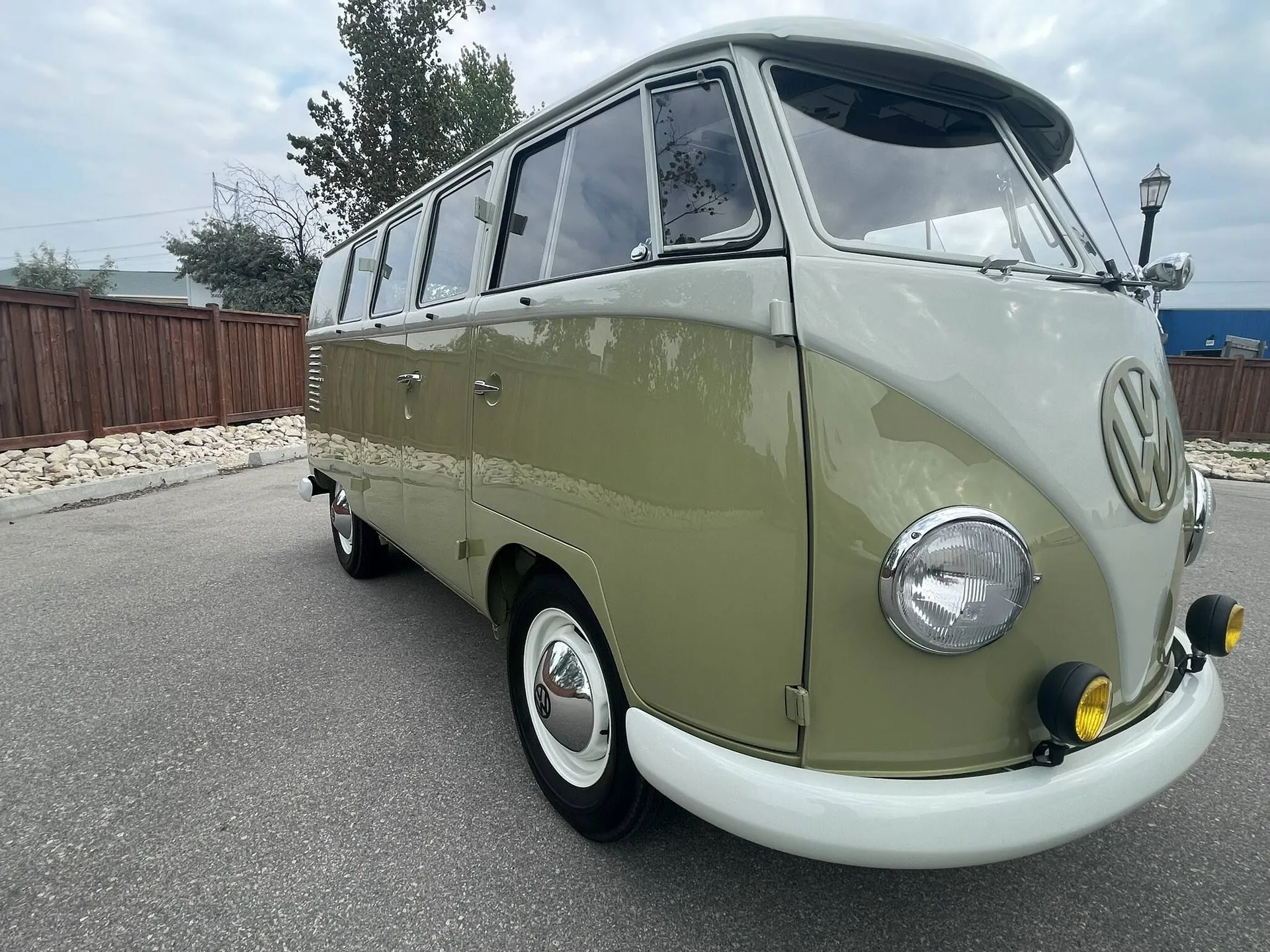 1960 Volkswagen Double Door Sunroof Bus – Concours-Level | Hemmings