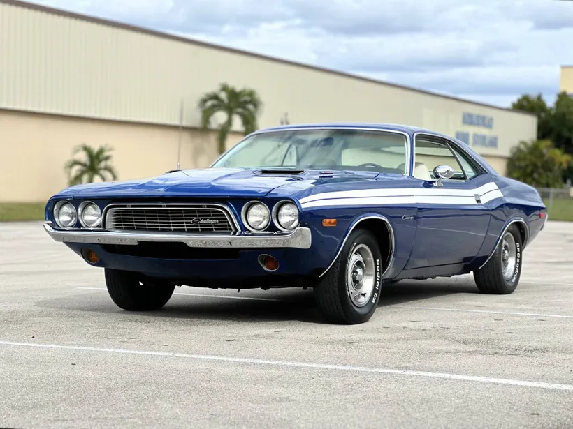 1972 Dodge Challenger V8