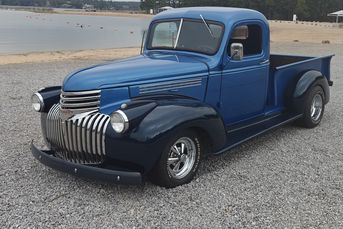 1946 Chevrolet Pickup Street Rod With a 350 V8