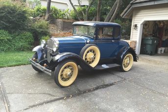 1930 Ford Deluxe Coupe w/rumble seat