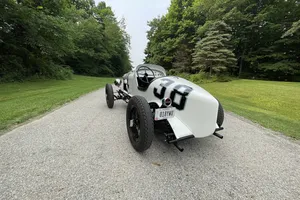 1930 Oakland All ModelsRace Car 27920308 White Black leather 303-cu.in. L-head V8