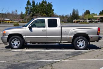 2004 GMC Sierra 1500 Denali Extended Cab Pickup