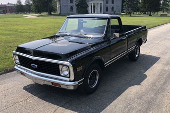 Restored and Upgraded 1972 Chevrolet C10 Pickup With a Crate 350 V8