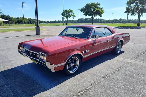 1966 Oldsmobile 442 Holiday Coupe With Performance Upgrades