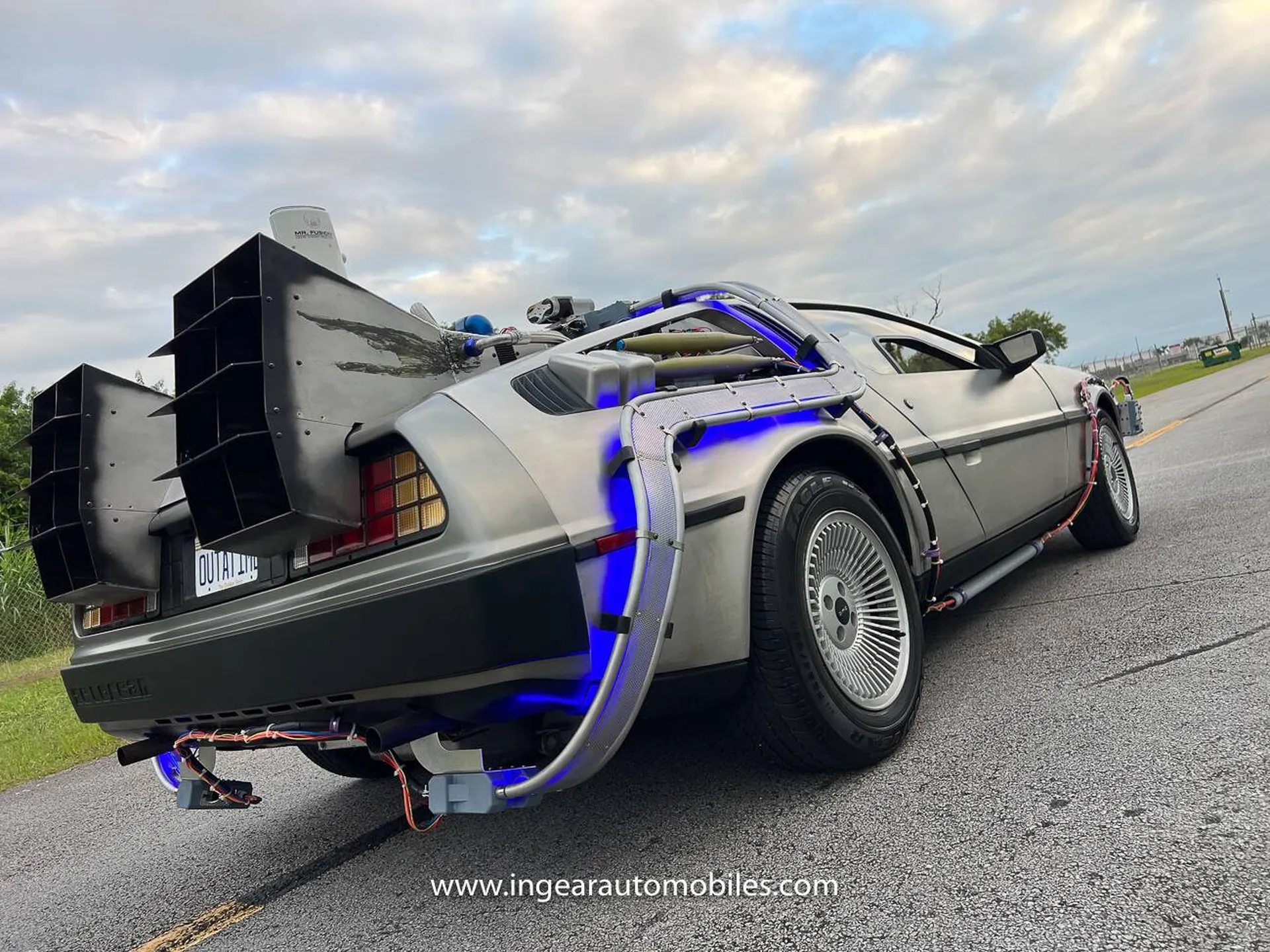 1981 DeLorean DMC-12 Back to the Future Time Machine Signed By