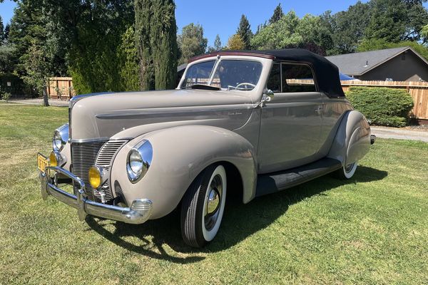 1940 Ford Deluxe