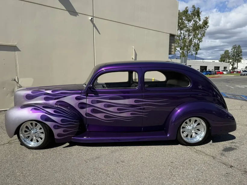 STRATOS フレーム パープル 1940 Ford Deluxe Tudor Sedan Street Rod ZZ5 400HP V8 Award-Winning
