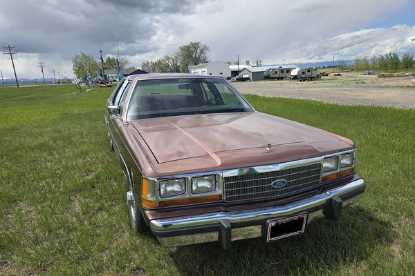 1990 Ford Victoria LX4 - 5.0 Liter EFI 8-cylinder engine