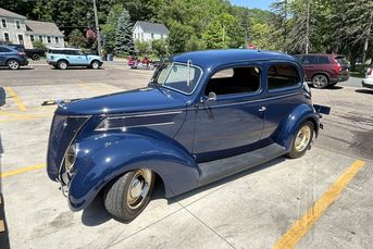 1937 Ford Tudor HumpbackTouring (Model 78)-Complete frame off resto-mod
