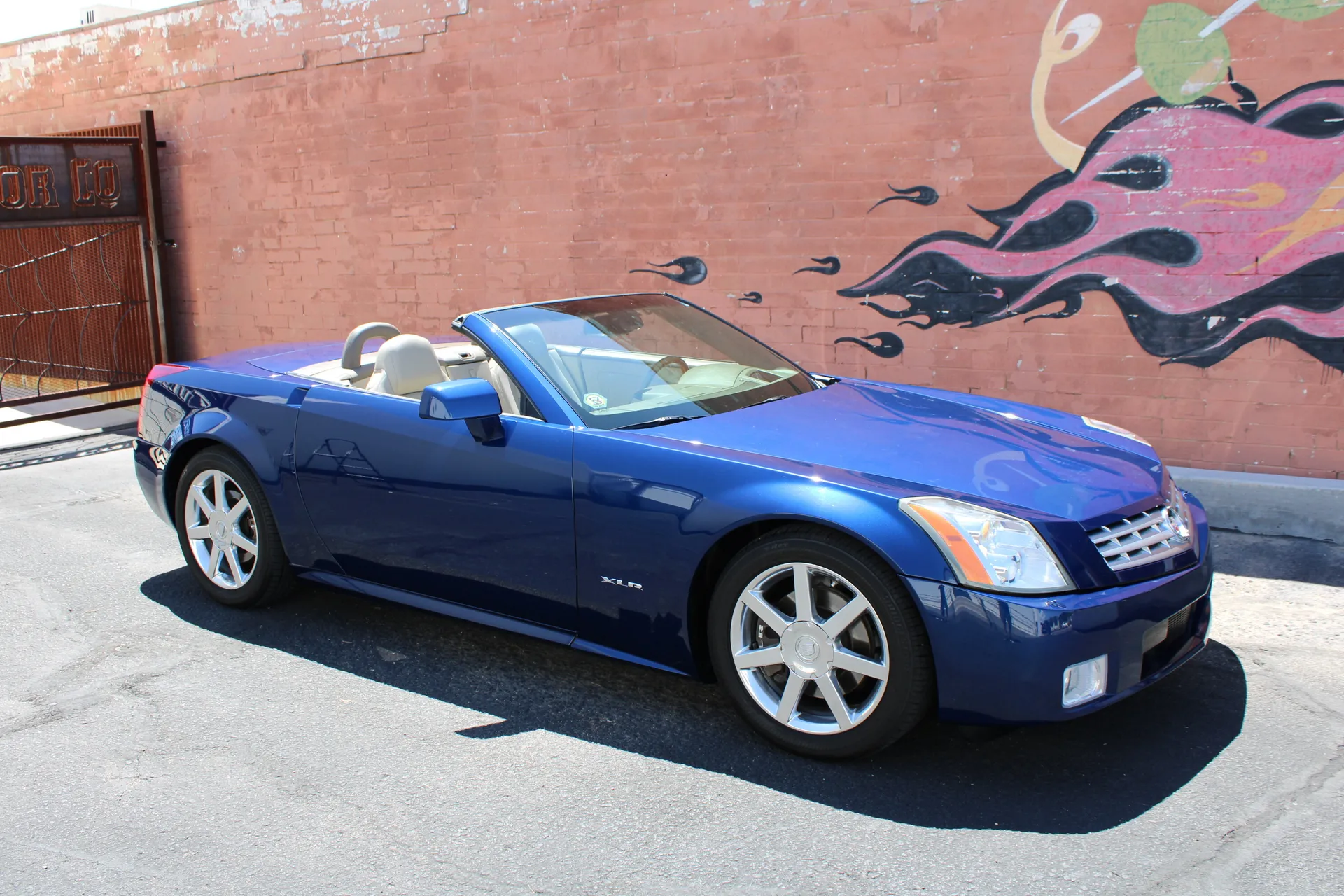 キャデラック　BLUEMOON Xenon Blue 2005 Cadillac XLR Folding Hard-Top Convertible With