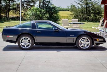 1991 Chevrolet Corvette ZR-1 - with 5.7L LT5 V8 engine and 38,000 miles!