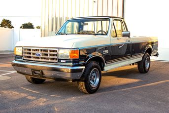 No-Reserve 1988 Ford F150 XLT Lariat Pickup