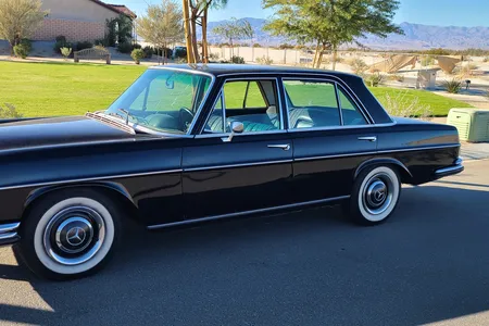 メル25773ページ No Reserve: Euro 1967 Mercedes-Benz 200 4-Speed for sale on