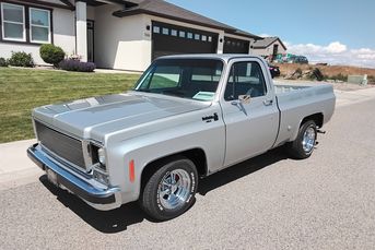 Squarebody Big-Block: Restored 1977 Chevrolet C10 With a 454 V8