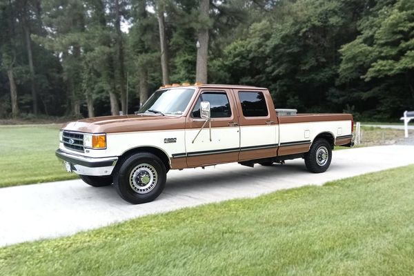 1990 Ford F-350 XLT Lariat with 460 engine and zero rust!