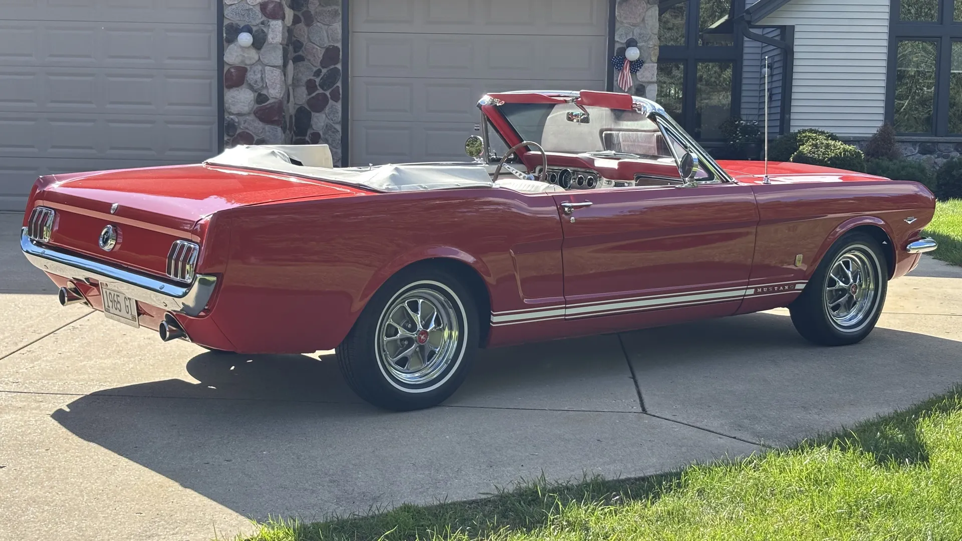 マスタング　レッド Sold - Restored 1965 Ford Mustang Convertible With a 289 V8 | Hemmings