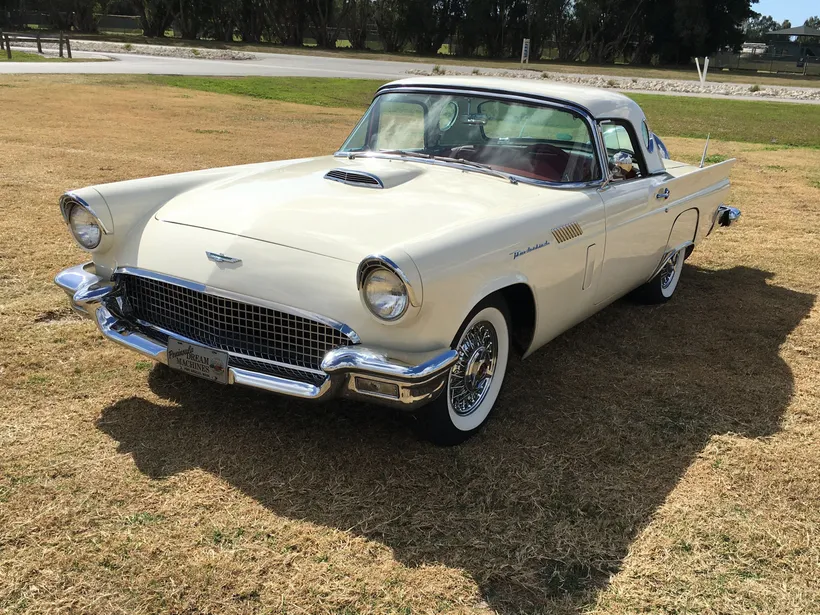 1957 Ford Thunderbird