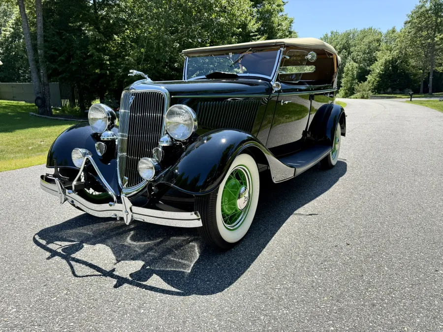 1934 Ford Deluxe