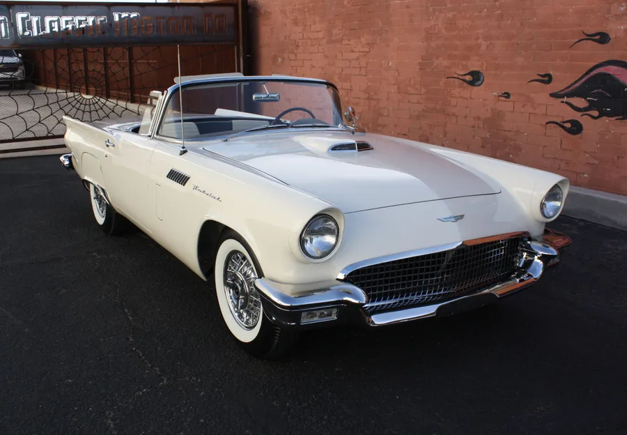 1957 Ford Thunderbird