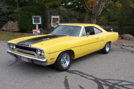 Restored 1970 Plymouth Road Runner With the Original 440 Six-Barrel and a Four-Speed